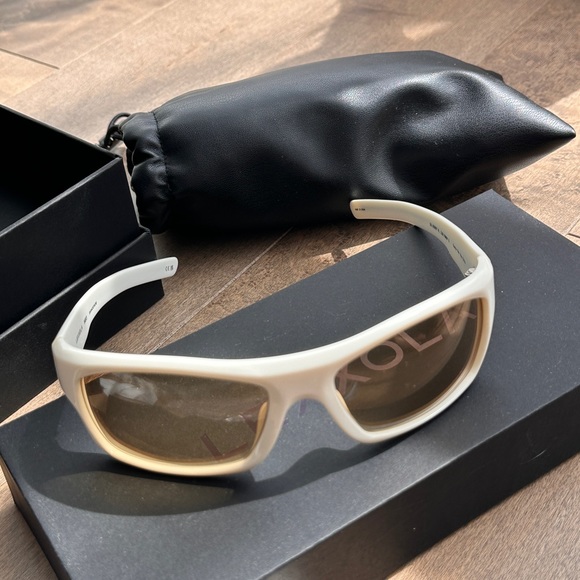 Lexxola Sunglasses - Picture 3 of 8